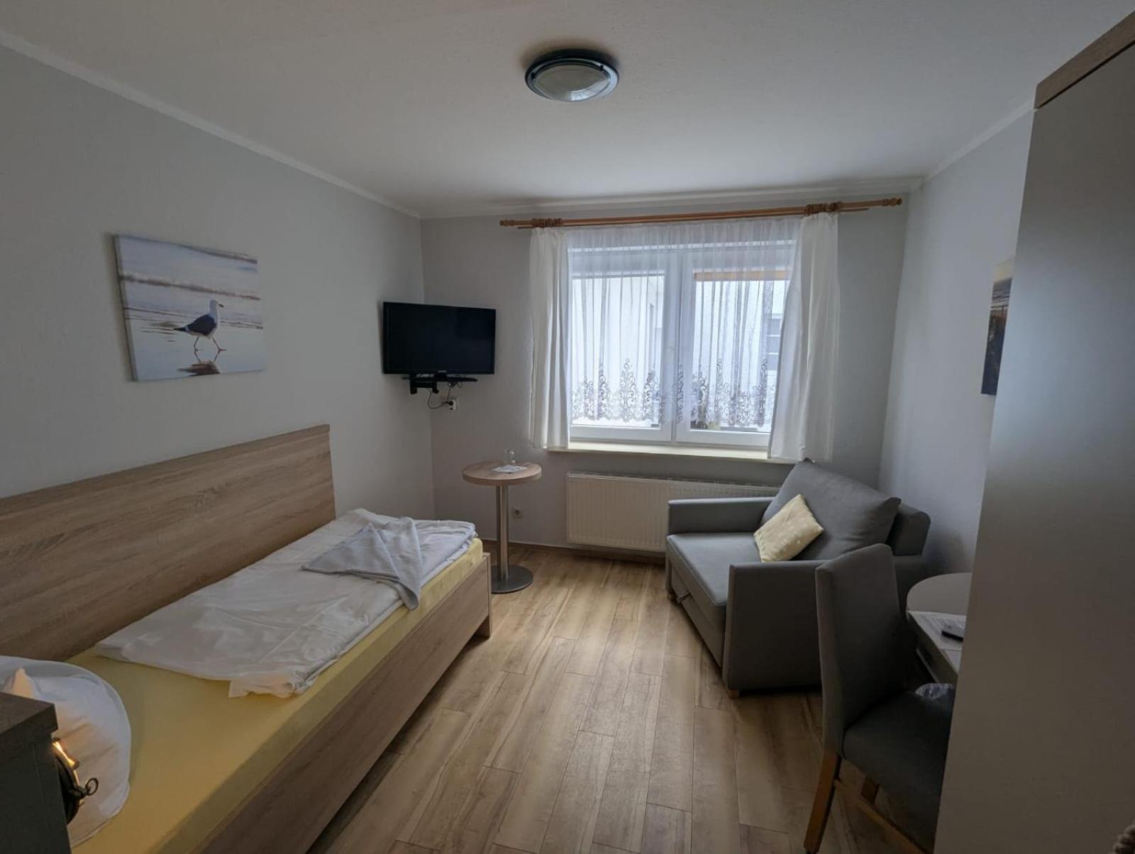 Pension & Restaurant Haus Hiddensee Клостер Екстериор снимка