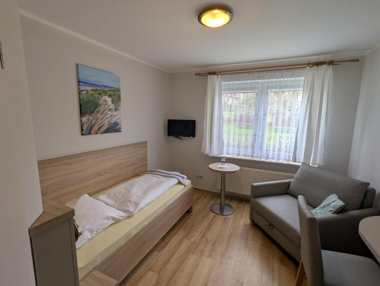 Pension & Restaurant Haus Hiddensee Клостер Екстериор снимка
