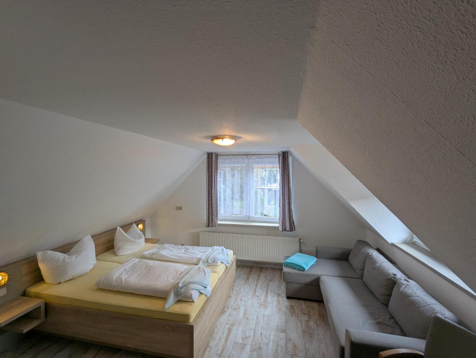 Pension & Restaurant Haus Hiddensee Клостер Екстериор снимка