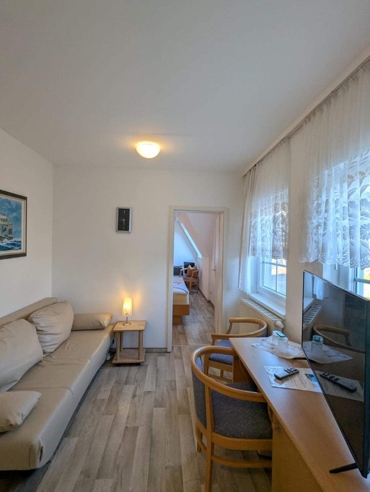 Pension & Restaurant Haus Hiddensee Клостер Екстериор снимка